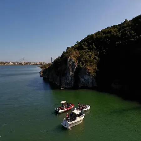 Vila Villa In Areias De Sao Joao Near Praia Da Oura *