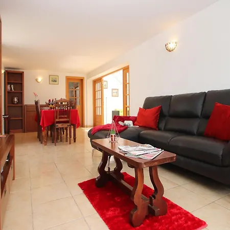 Vila Villa In Areias De Sao Joao Near Praia Da Oura *
