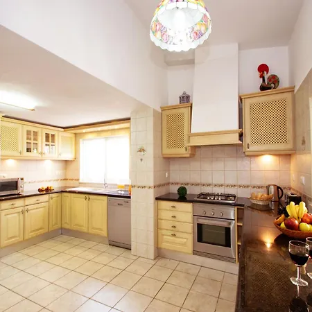 Vila Villa In Areias De Sao Joao Near Praia Da Oura Albufeira