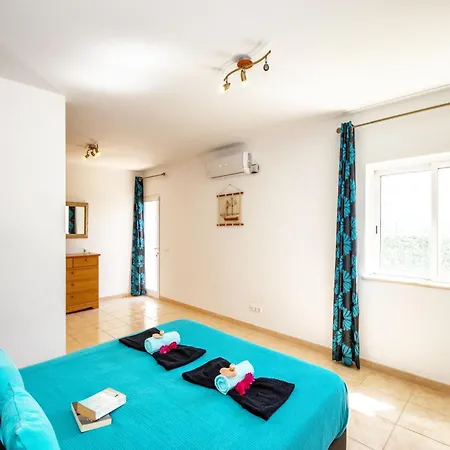 Villa In Areias De Sao Joao Near Praia Da Oura Villa