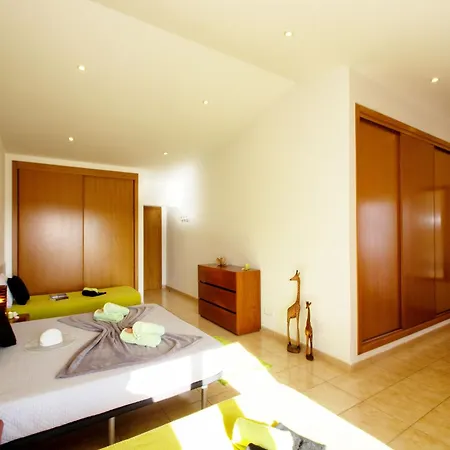 Villa In Areias De Sao Joao Near Praia Da Oura Albufeira