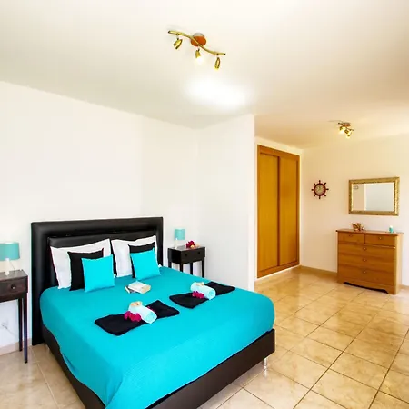 Villa In Areias De Sao Joao Near Praia Da Oura Villa